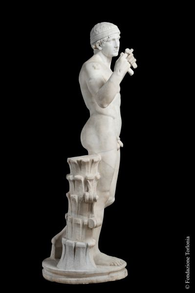 Virile statue, replica of the <I>Diadumenos</I> by Polyclitus