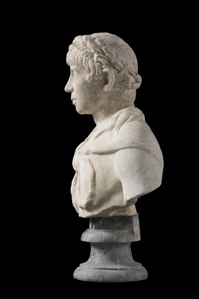 Ritratto di giovane principe, detto Romolo Augustolo, su busto antico non pertinente