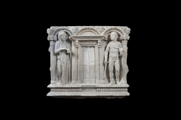Columniated Sarcophagus with the Labors of Hercules and Cover with the Deceased Couple Recumbent