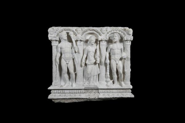 Columniated Sarcophagus with the Labors of Hercules and Cover with the Deceased Couple Recumbent